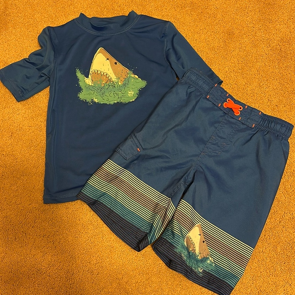 Rash guard and swim trunkss